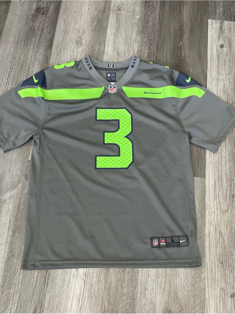 Nike NFL Boys’ Seahawks Wilson 3 Gray Green Navy Blue Jersey Short Sleeve Sz L